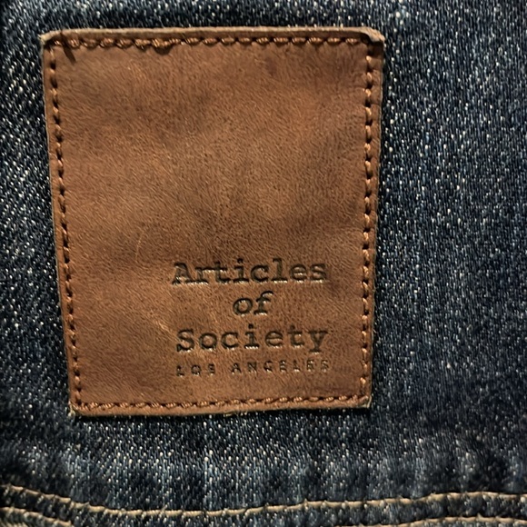 Articles of Society Los Angeles Distressed Medium Denim Jean Jacket - Picture 2 of 7